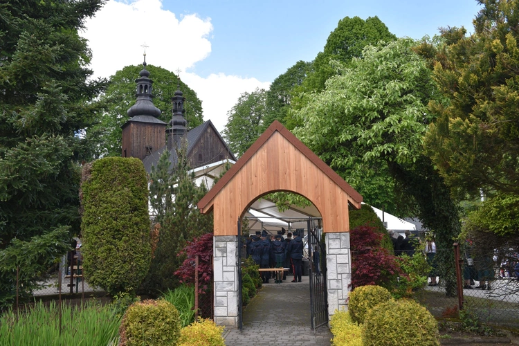 Wmurowanie kamienia węgielnego w Ochotnicy Dolnej