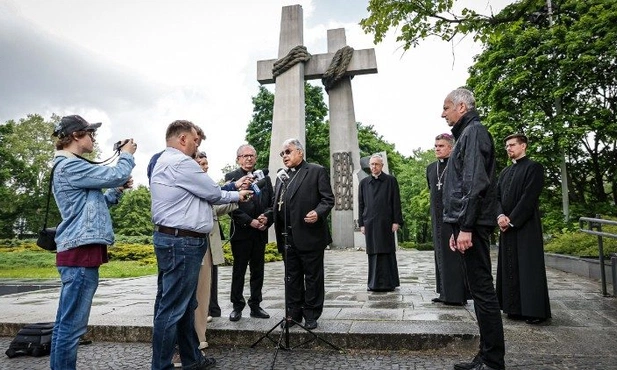 Kard. Semeraro: człowiek potrzebuje fundamentu, jakim jest Pan Bóg