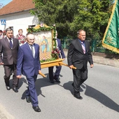 Do kościoła przyniesiony został w procesji obraz św. Izydora Oracza, którego wspomnienie obchodzone jest  15 maja. 