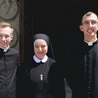 Od lewej: ks. Bartosz Mikrut, s. Renata Tondytko i ks. Jacek Orawczak.