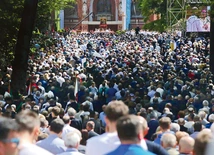 Według szacunków na kalwarii piekarskiej zjawiło się ponad 80 tysięcy pielgrzymów.