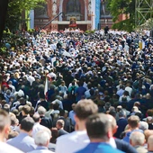 Według szacunków na kalwarii piekarskiej zjawiło się ponad 80 tysięcy pielgrzymów.