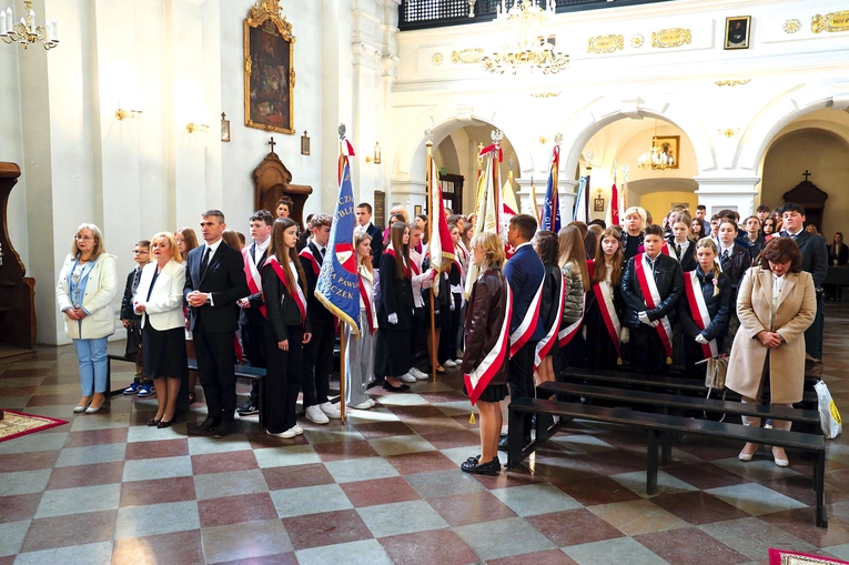 Wspólna refleksja pokazała, że dziedzictwo naszego wielkiego rodaka wciąż inspiruje szkoły do bycia miejscem formacji sumienia, a nie tylko umysłu.