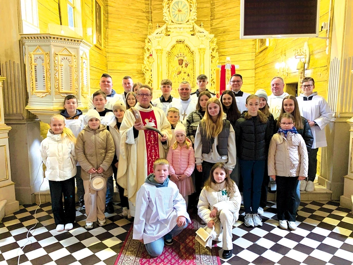 Ks. Jacek Kucharski życzył wspólnocie parafialnej jubileuszu pełnego nadziei.