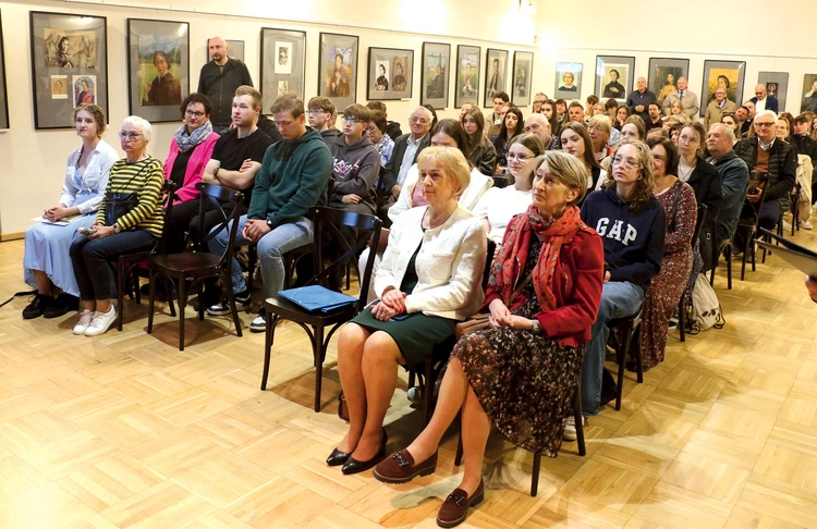 Wystawę pokonkursowych prac można obejrzeć w Resursie Obywatelskiej.
