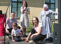 Wydarzenie miało elementy religijne, integracyjno-piknikowe oraz warsztatowe.