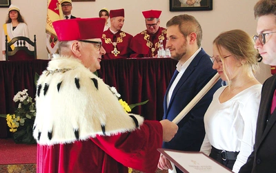 Ślubowanie studentów PWT na Ostrowie Tumskim.