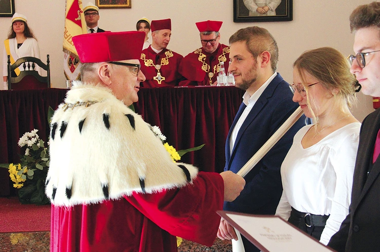 Ślubowanie studentów PWT na Ostrowie Tumskim.