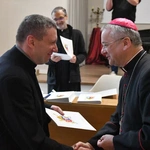 Bp Tadeusz Lityński wręczył dekrety dla nowych proboszczów i administatorów