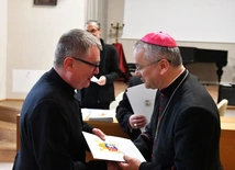 Bp Tadeusz Lityński wręczył dekrety dla nowych proboszczów i administatorów