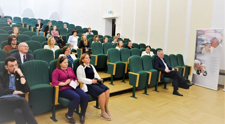 Od poczęcia po relację – interdyscyplinarna refleksja nad życiem prenatalnym na KUL