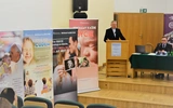 Pamięć, odpowiedzialność, dar - jak rozmawiać o dziecku nienarodzonym? 