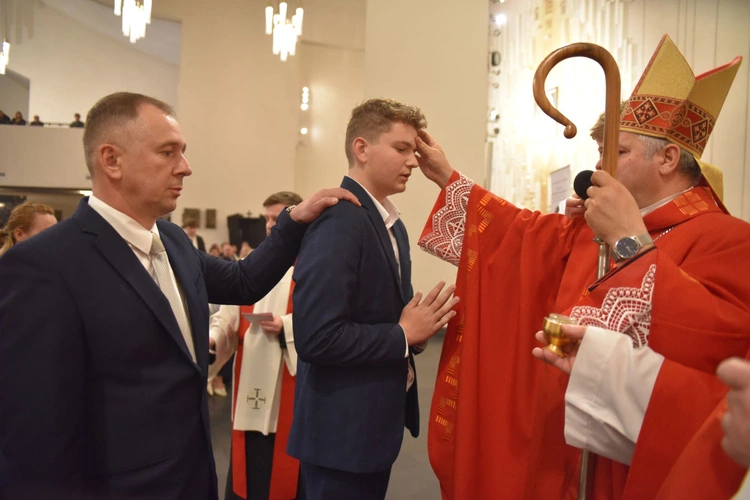 Bierzmowanie w par. Ducha Św. w Mielcu 2025