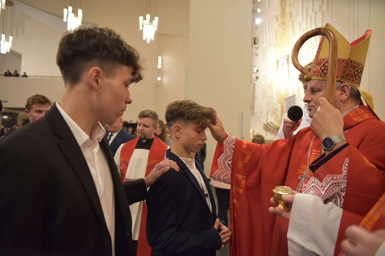 Bierzmowanie w par. Ducha Św. w Mielcu 2025