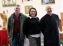 Elwira, Rafał i ks. Sławomir Płusa zapraszają do udziału w przygotowanych spotkaniach.