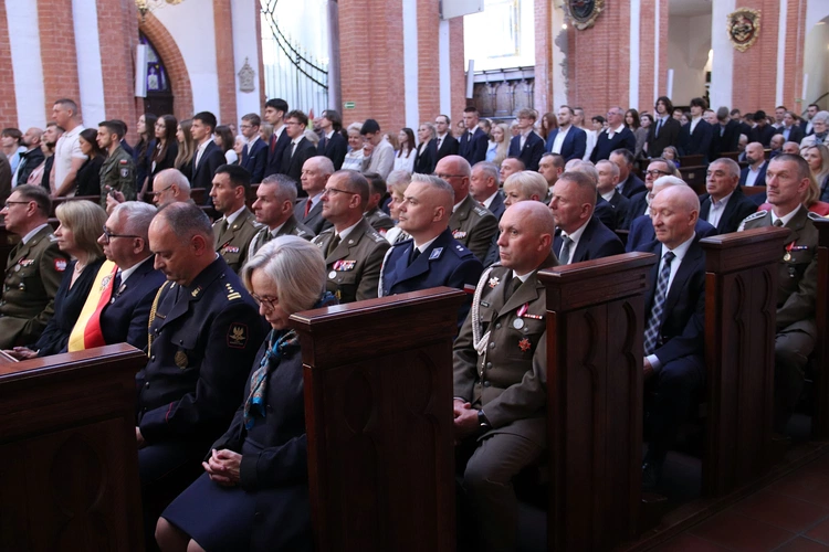 Uroczysta Msza św. z biskupem polowym i bierzmowanie w bazylice św. Elżbiety