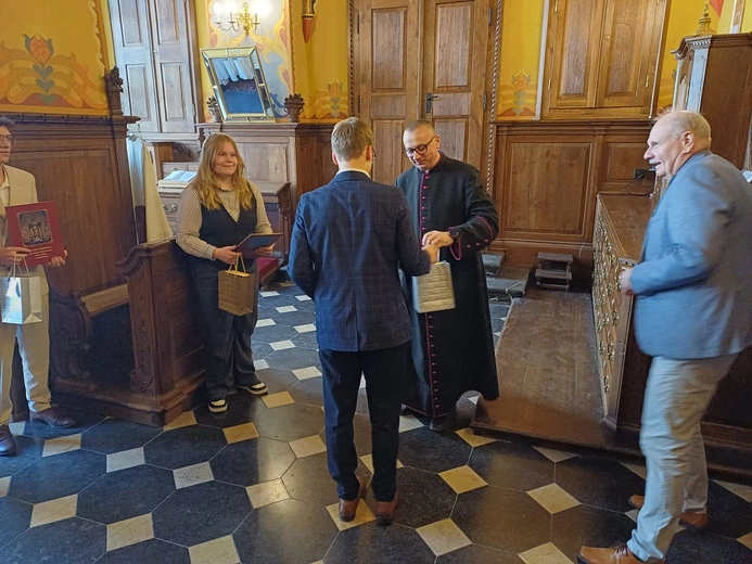 Młodzi pasjonaci katedry