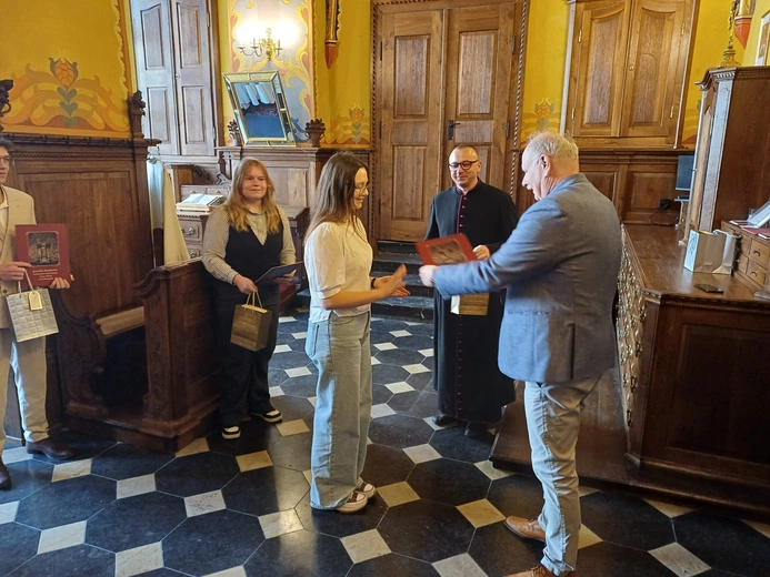 Młodzi pasjonaci katedry