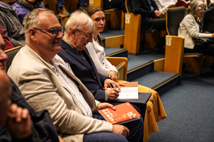 Spotkanie autorskie z ks. prof Jerzym Szymikiem
