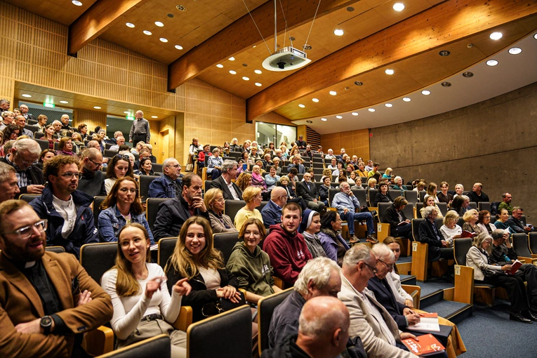 Spotkanie autorskie z ks. prof Jerzym Szymikiem