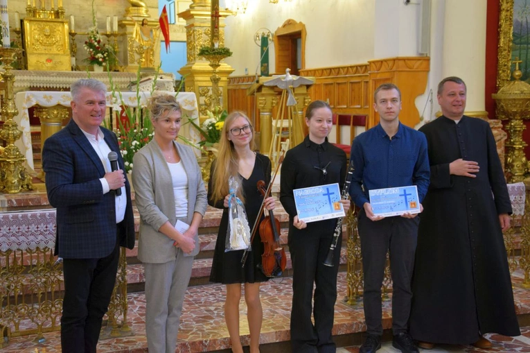 Muzycznie uczczono pamięć ks. Czesława Wali