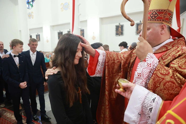 Bierzmowanie w Trzcianie koło Mielca