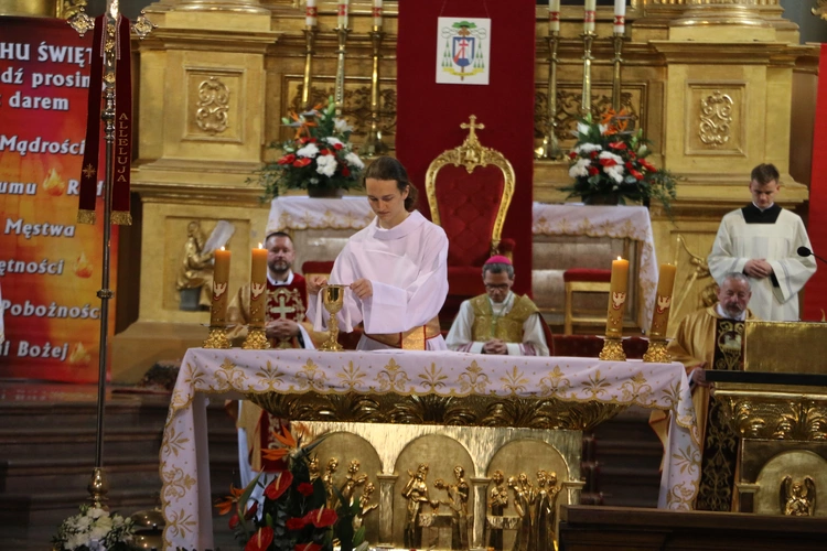 Pułtusk. XXVI Sacrosong Diecezji Płockiej (Msza św. w bazylice)