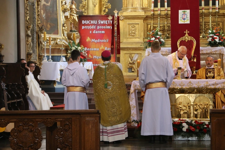 Pułtusk. XXVI Sacrosong Diecezji Płockiej (Msza św. w bazylice)