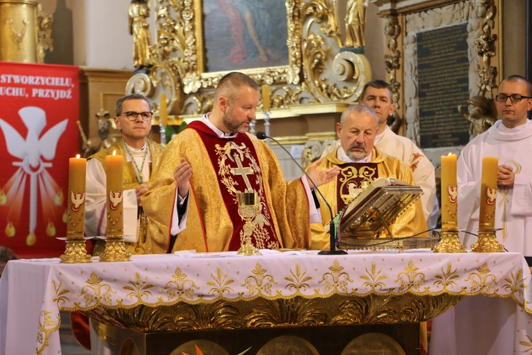 Pułtusk. XXVI Sacrosong Diecezji Płockiej (Msza św. w bazylice)