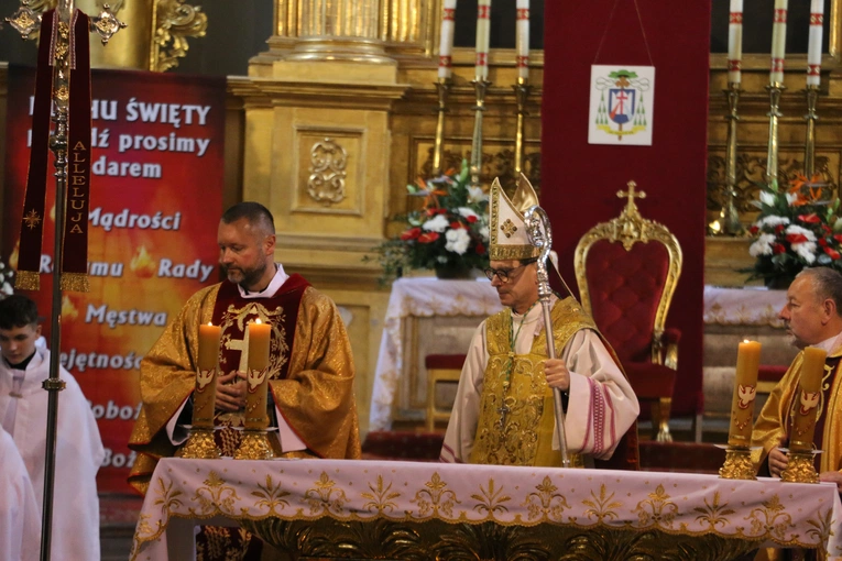Pułtusk. XXVI Sacrosong Diecezji Płockiej (Msza św. w bazylice)