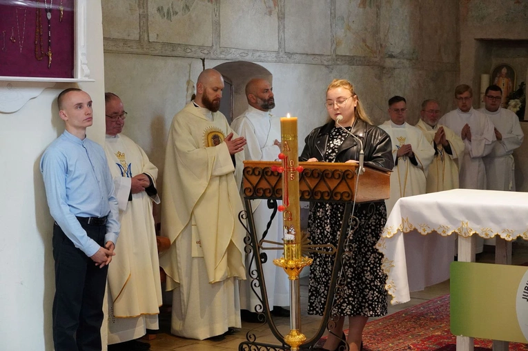 Pielgrzymka modlących się za kapłanów i o powołania 