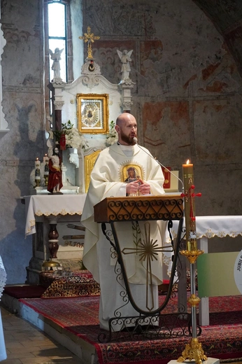 Pielgrzymka modlących się za kapłanów i o powołania 