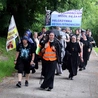 Ta piesza pielgrzymka rośnie z roku na rok. Zaczęło się od 5 osób. Teraz szło 80
