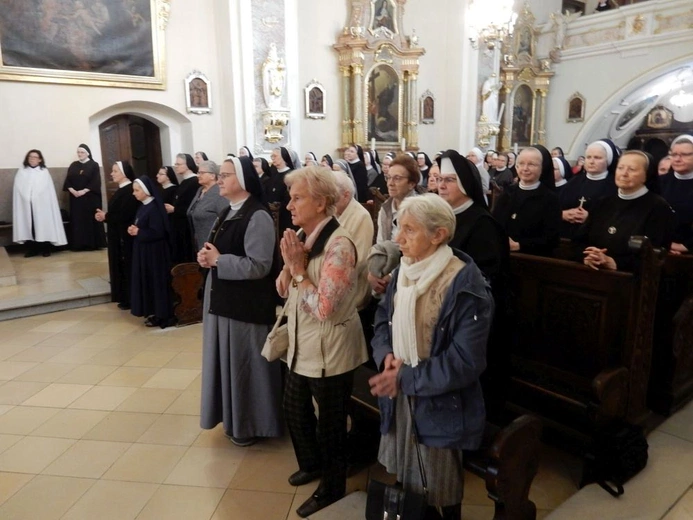 Pielgrzymka osób konsekrowanych