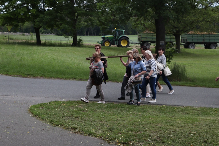 XII Diecezjalna Pielgrzymka Kobiet - wędrówka