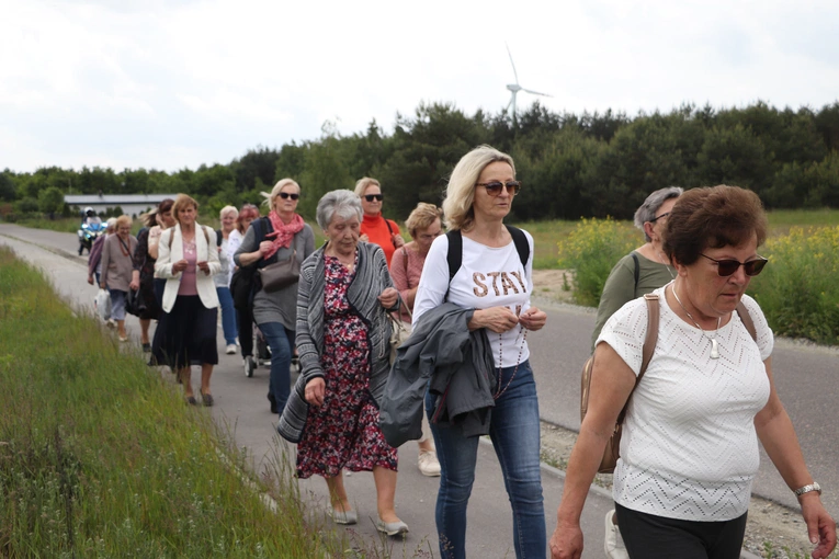 XII Diecezjalna Pielgrzymka Kobiet - wędrówka