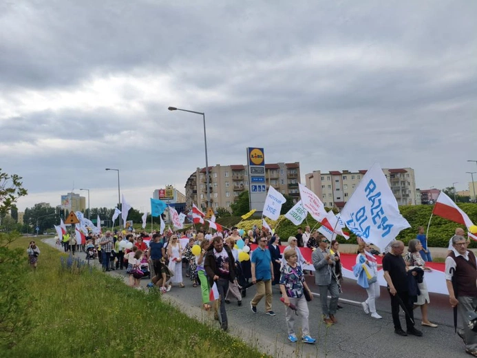 Ulicami Gorzowa Wlkp. przeszedł Marsz dla Życia i Rodziny
