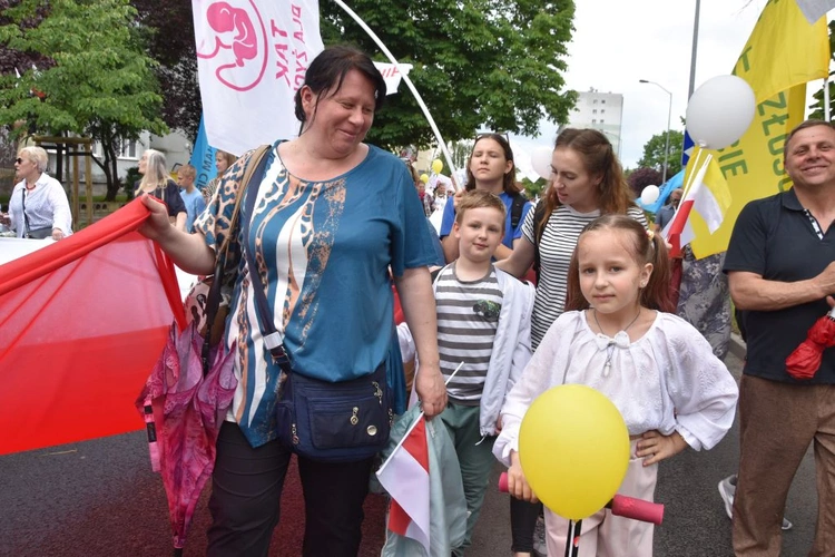 Ulicami Gorzowa Wlkp. przeszedł Marsz dla Życia i Rodziny