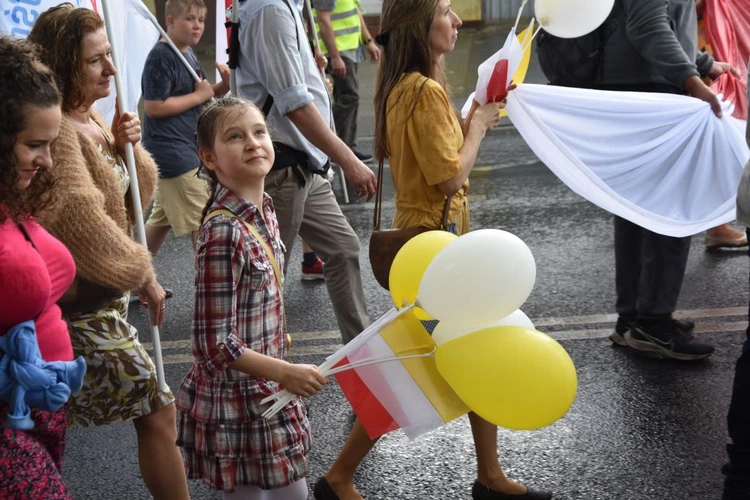 Ulicami Gorzowa Wlkp. przeszedł Marsz dla Życia i Rodziny
