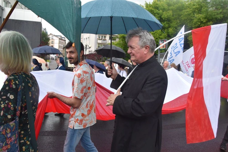 Ulicami Gorzowa Wlkp. przeszedł Marsz dla Życia i Rodziny
