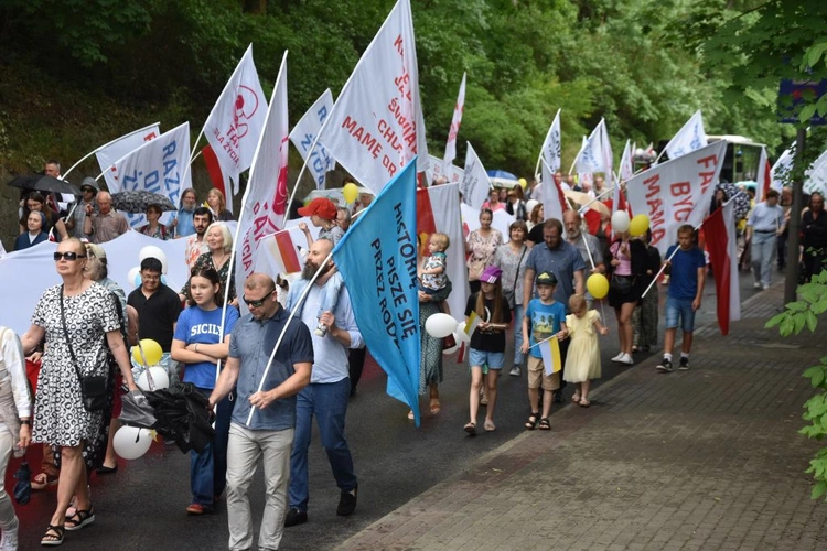 Ulicami Gorzowa Wlkp. przeszedł Marsz dla Życia i Rodziny