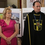 Nowy Dwór Mazowiecki. Poświęcenie witraża i wprowadzenie relikwii błogosławionej rodziny Ulmów