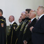 Nowy Dwór Mazowiecki. Poświęcenie witraża i wprowadzenie relikwii błogosławionej rodziny Ulmów