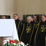 Nowy Dwór Mazowiecki. Poświęcenie witraża i wprowadzenie relikwii błogosławionej rodziny Ulmów