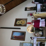 Nowy Dwór Mazowiecki. Poświęcenie witraża i wprowadzenie relikwii błogosławionej rodziny Ulmów