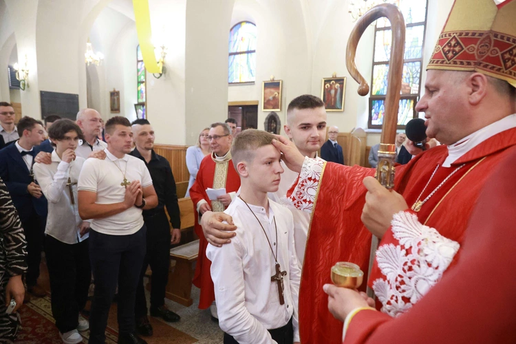 Bierzmowanie w Marcinkowicach