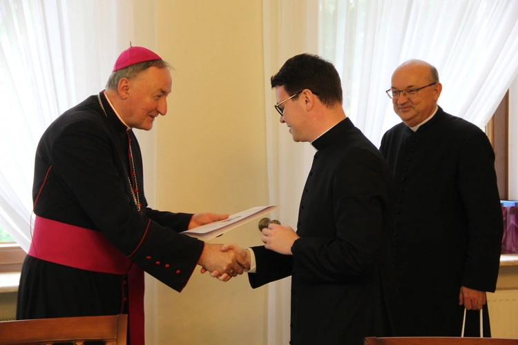 Posłanie księży neoprezbiterów na ich pierwsze parafie