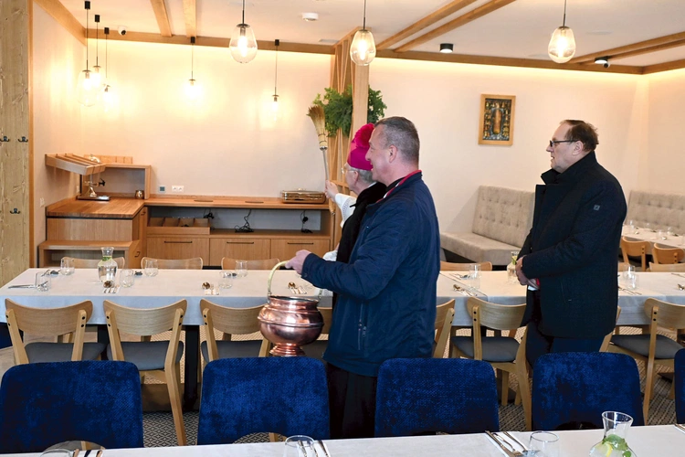 Ludźmierska restauracja  może być miejscem rodzinnych spotkań,  ale czy wszyscy goście zaakceptują  brak procentów?
