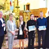 Zespół M. Bidzińskiej tuż po odebraniu nagrody.