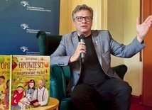  Marek Michalak jest autorem bestsellerowej serii „Opowieści o tym”.